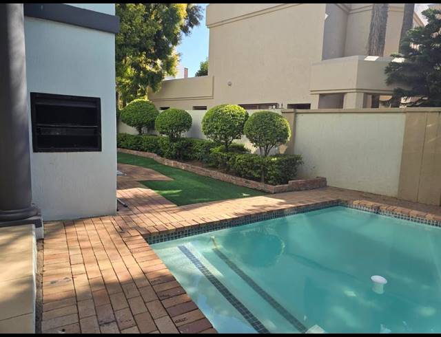 6 BEDROOM PROPERTY TO RENT IN SILVER LAKES